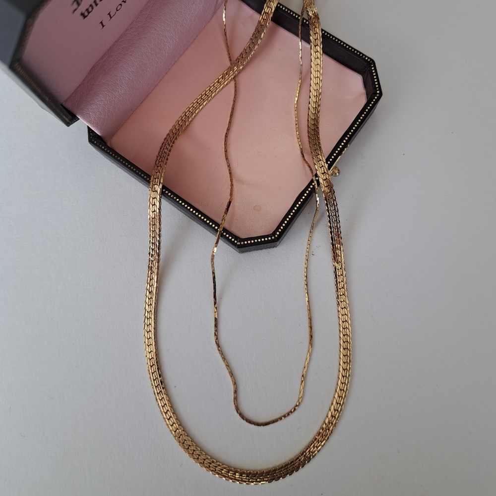 Set of 2 gold chains